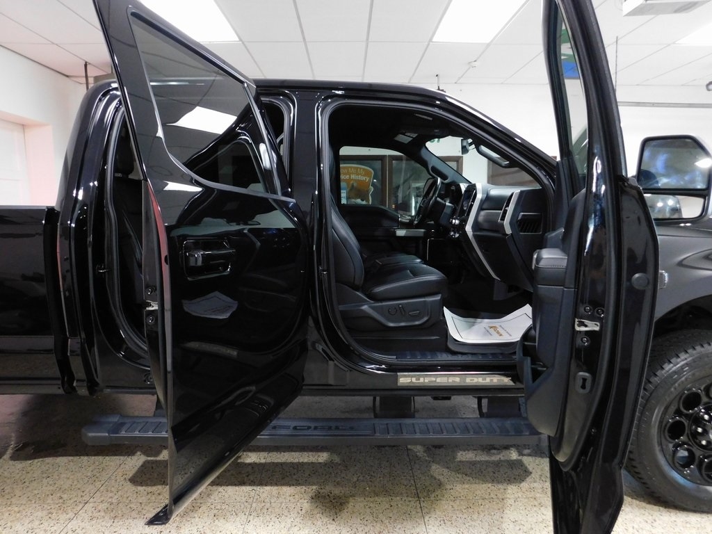 Ford F-250 SD Lariat Crew Cab 4WD 2022