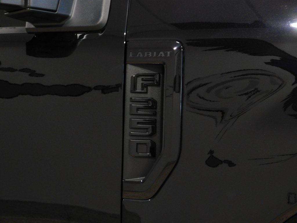 Ford F-250 SD Lariat Crew Cab 4WD 2022