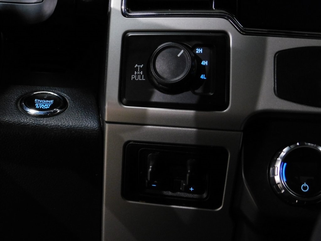 Ford F-250 SD Lariat Crew Cab 4WD 2022