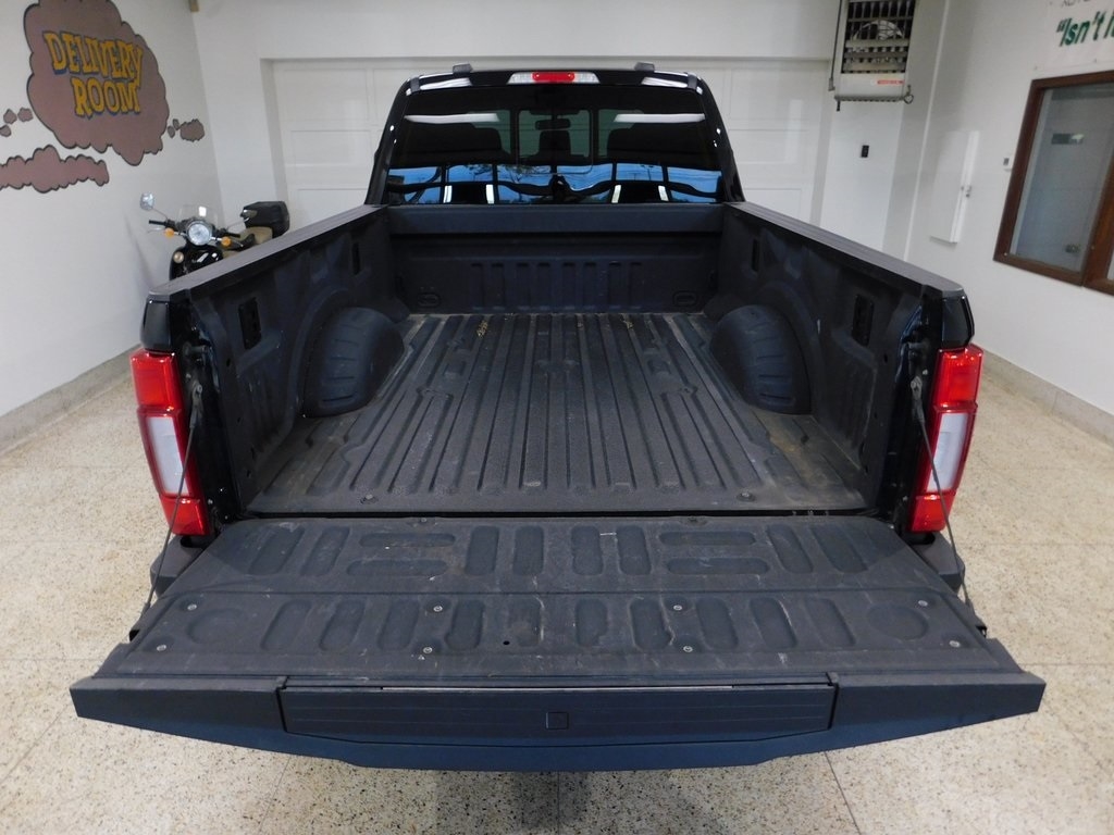 Ford F-250 SD Lariat Crew Cab 4WD 2022