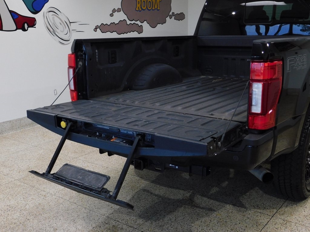 Ford F-250 SD Lariat Crew Cab 4WD 2022