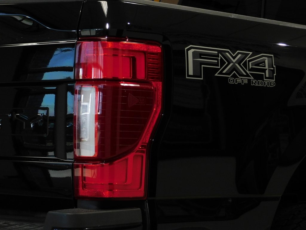 Ford F-250 SD Lariat Crew Cab 4WD 2022