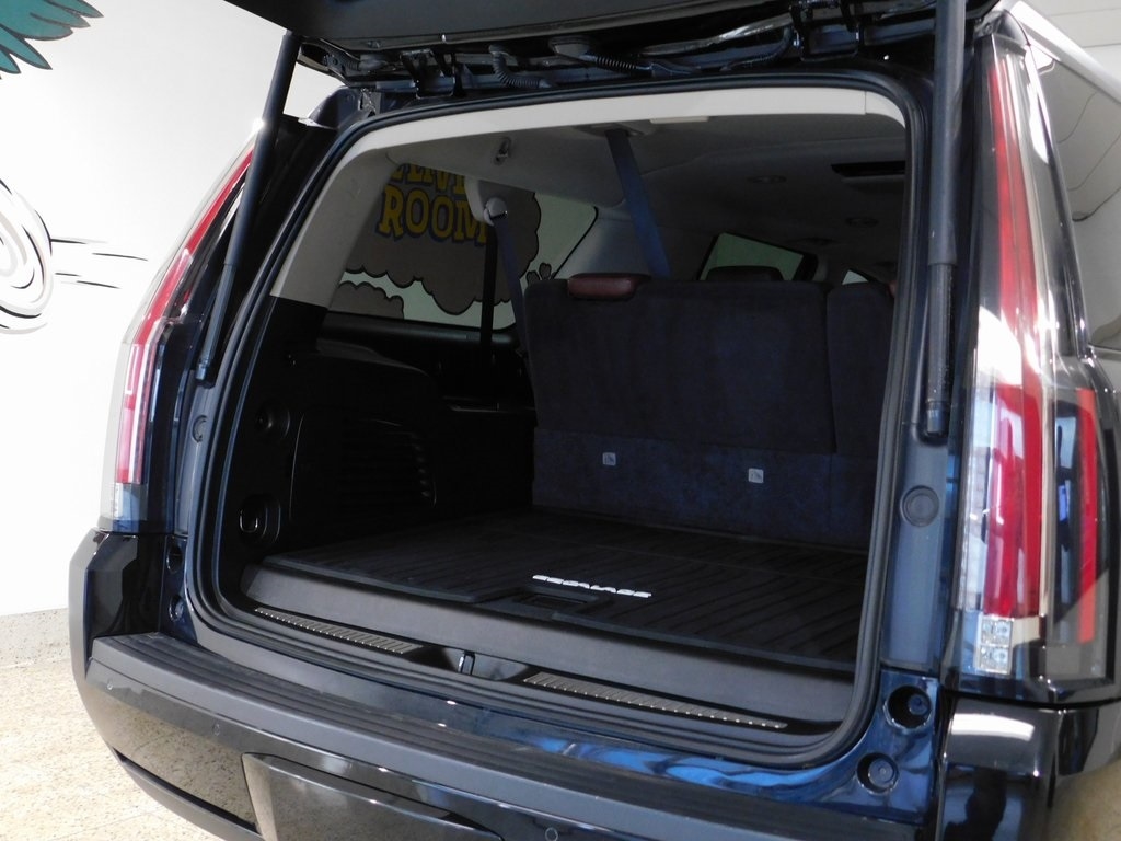 Cadillac Escalade ESV Luxury 4WD 2019