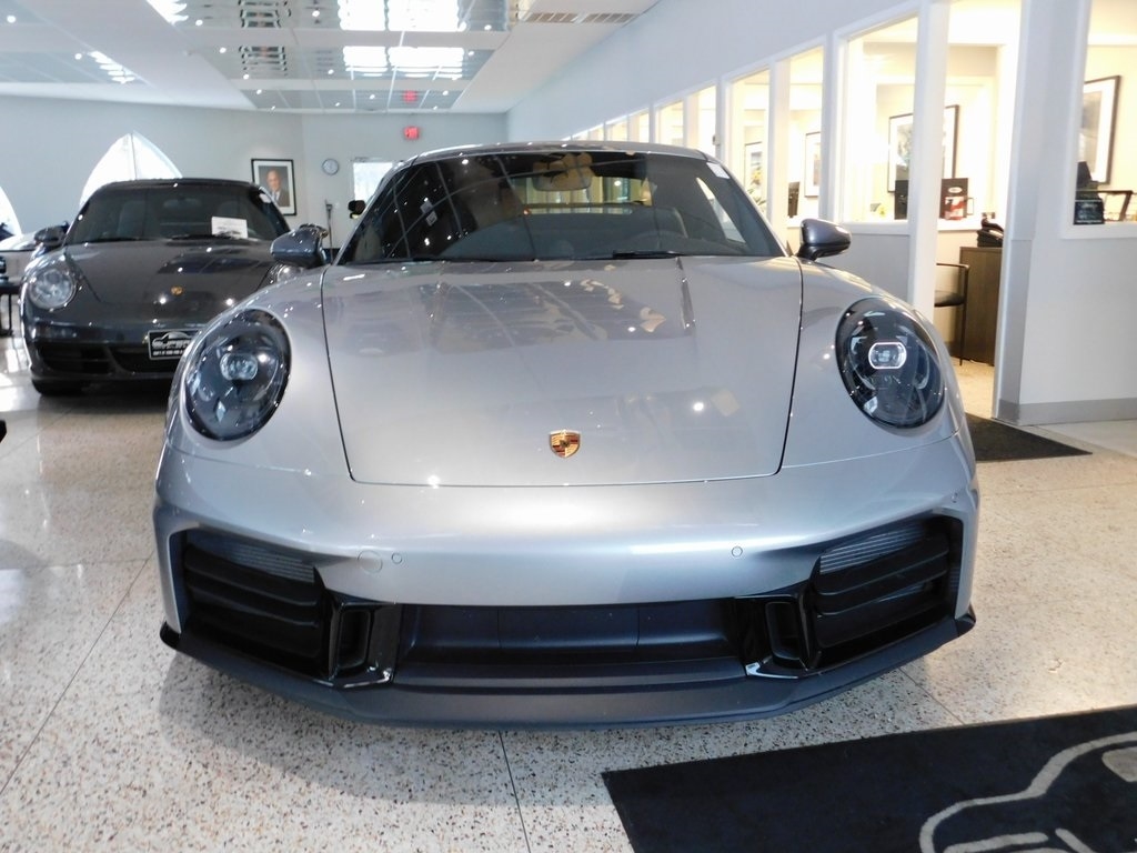 Porsche 911 Carrera Coupe 2025