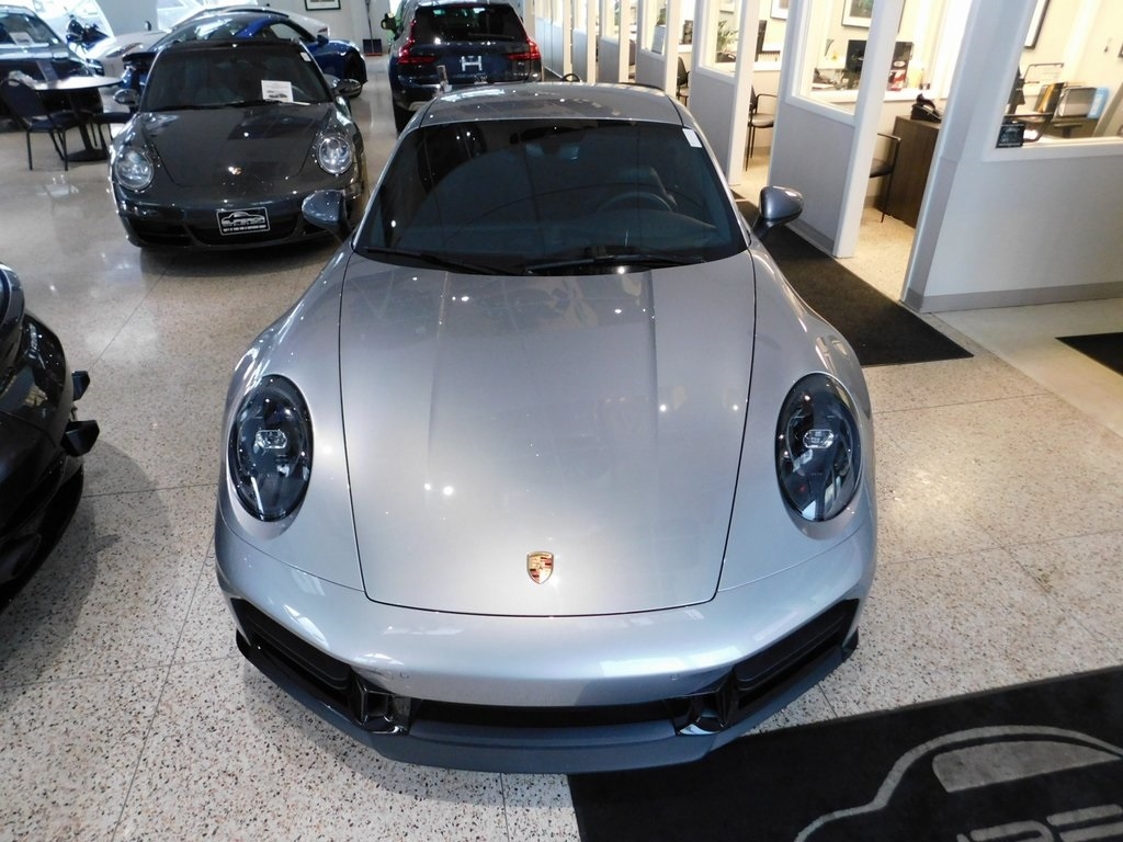 Porsche 911 Carrera Coupe 2025