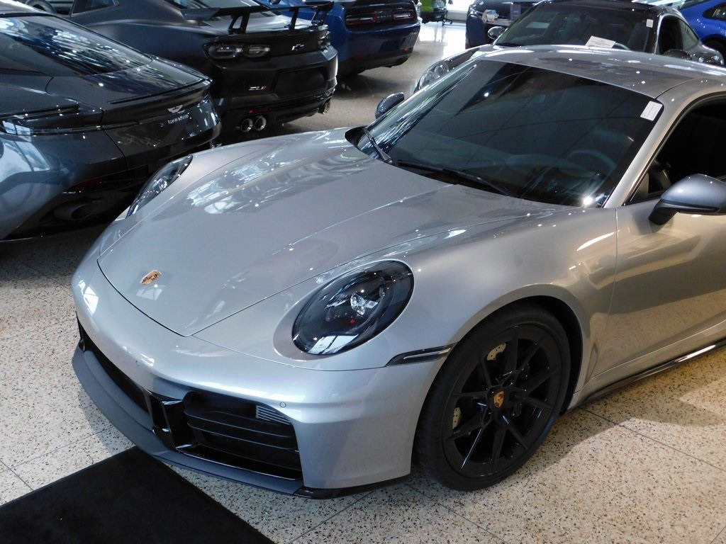 Porsche 911 Carrera Coupe 2025