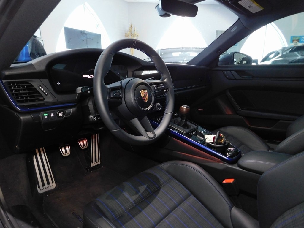 Porsche 911 Carrera Coupe 2025