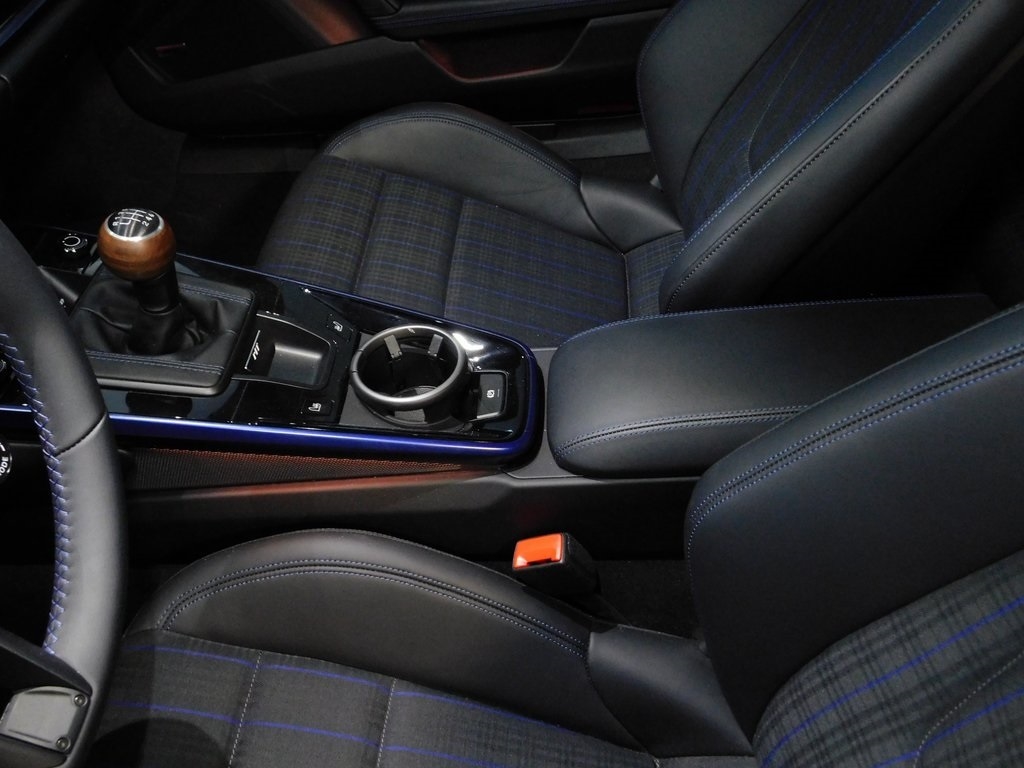 Porsche 911 Carrera Coupe 2025