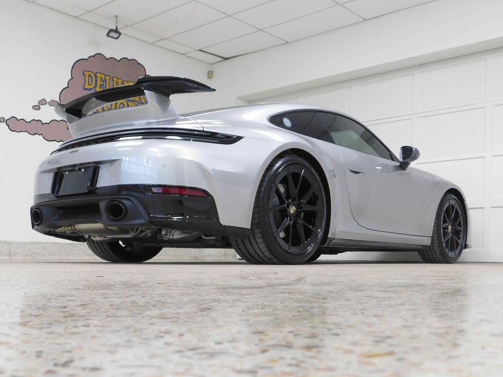 Porsche 911 Carrera Coupe 2025