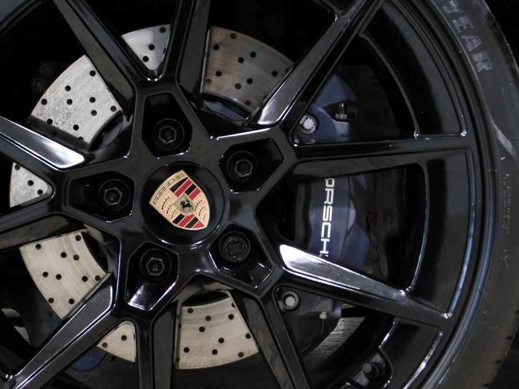 Porsche 911 Carrera Coupe 2025