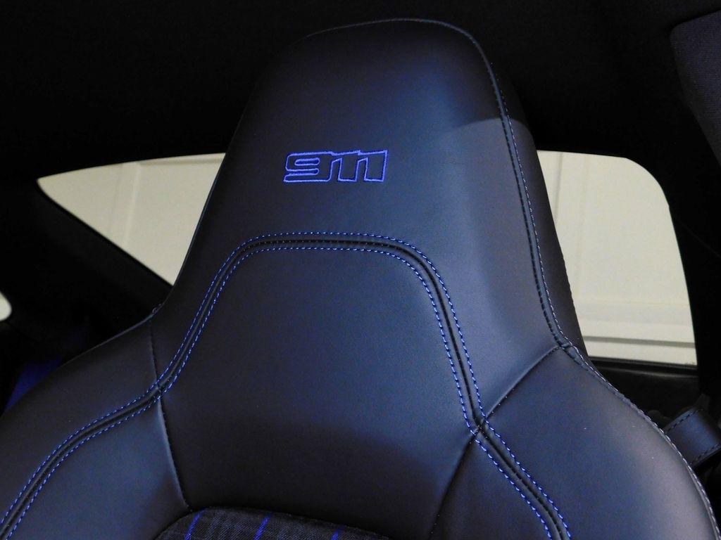 Porsche 911 Carrera Coupe 2025