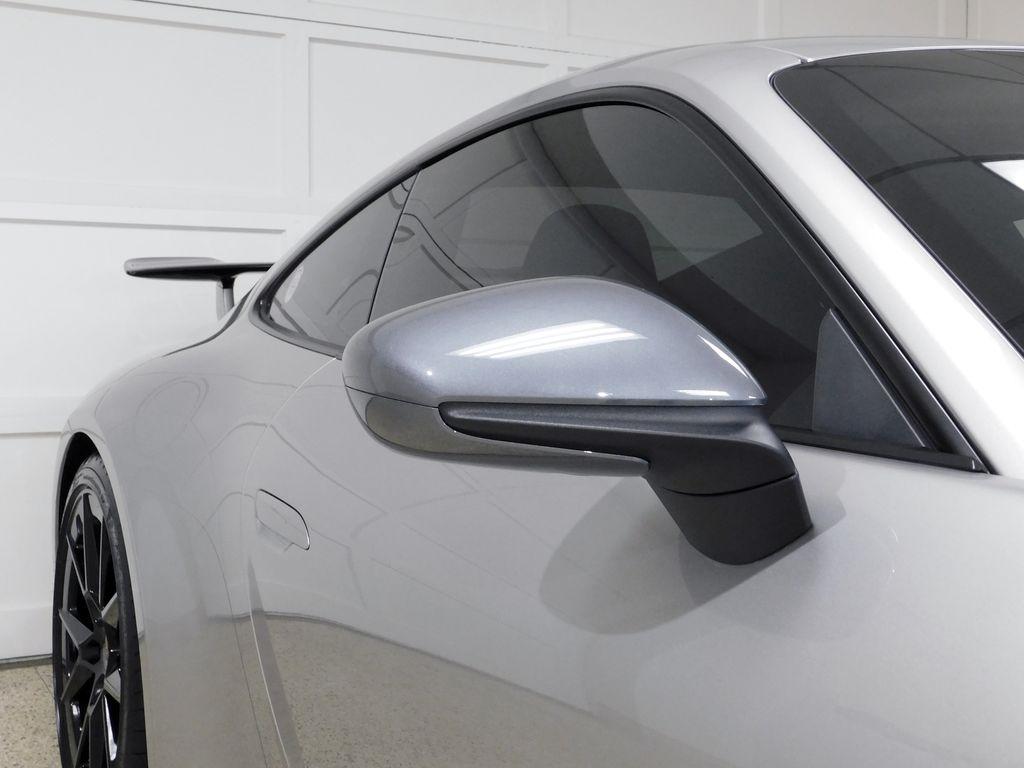 Porsche 911 Carrera Coupe 2025