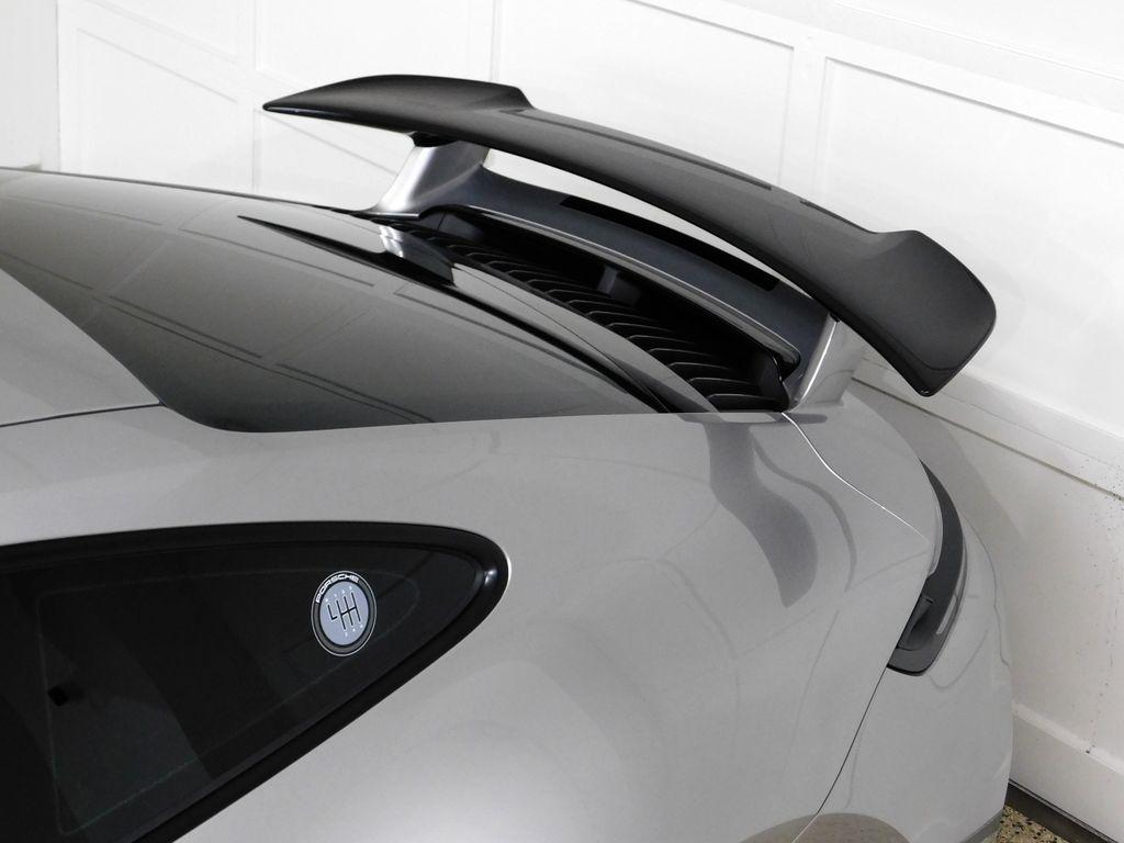 Porsche 911 Carrera Coupe 2025