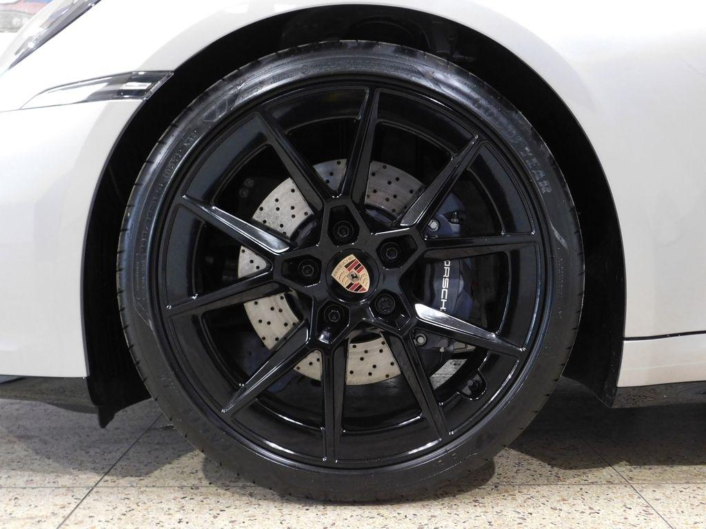 Porsche 911 Carrera Coupe 2025