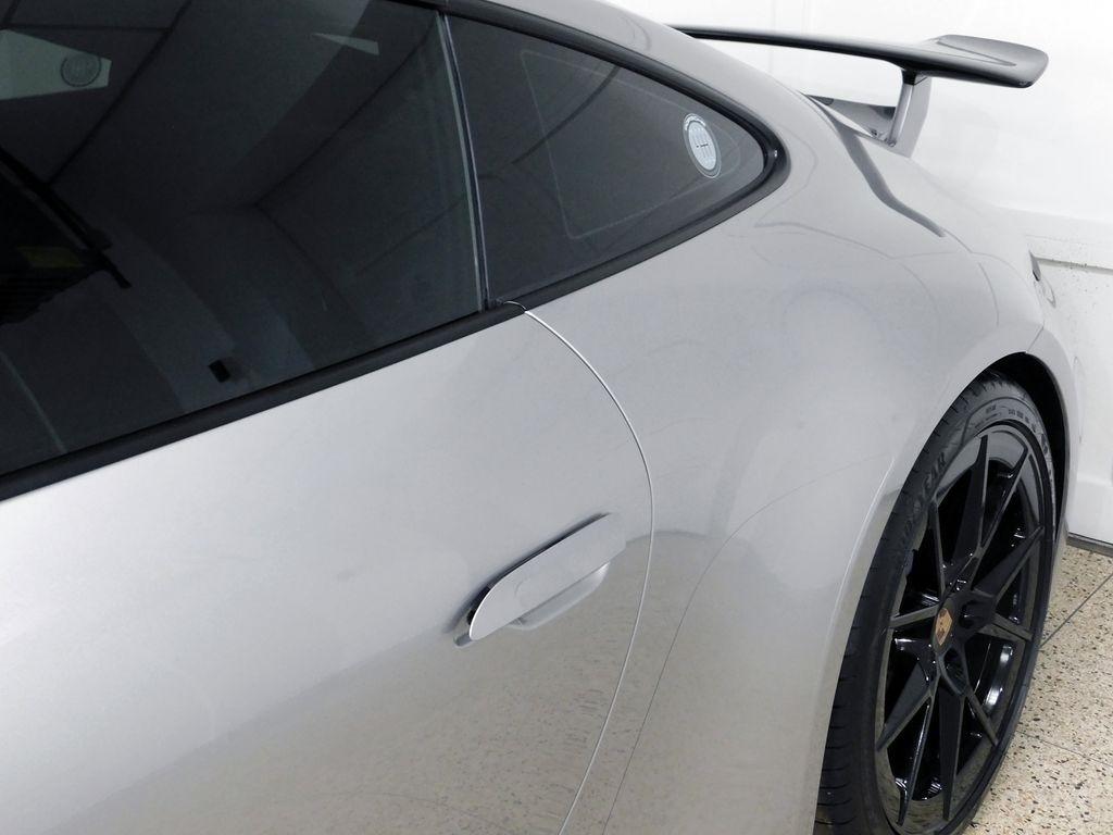 Porsche 911 Carrera Coupe 2025