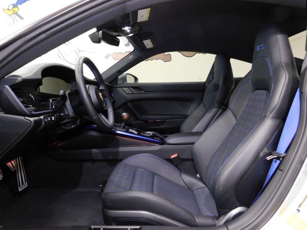 Porsche 911 Carrera Coupe 2025