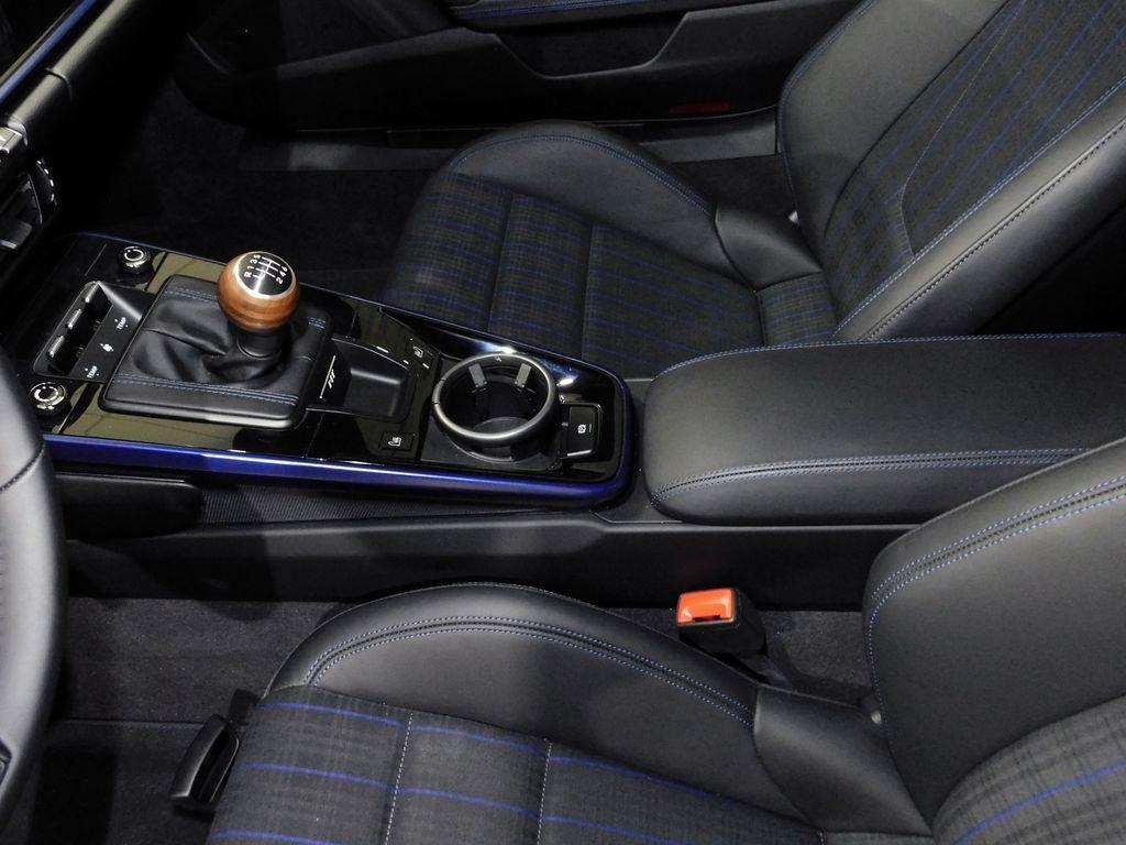 Porsche 911 Carrera Coupe 2025