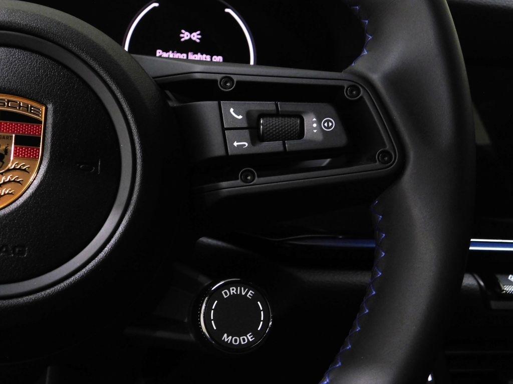 Porsche 911 Carrera Coupe 2025