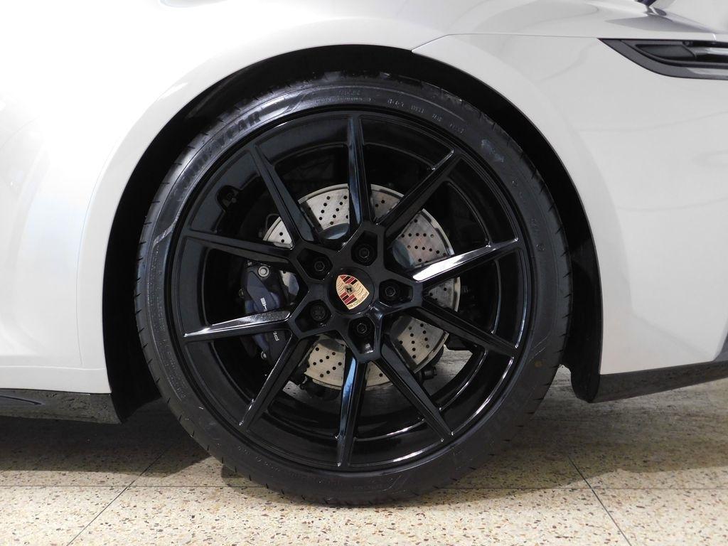 Porsche 911 Carrera Coupe 2025