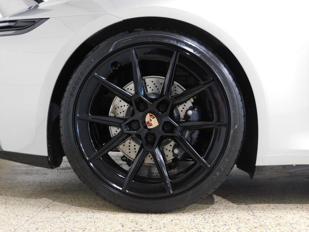 Porsche 911 Carrera Coupe 2025