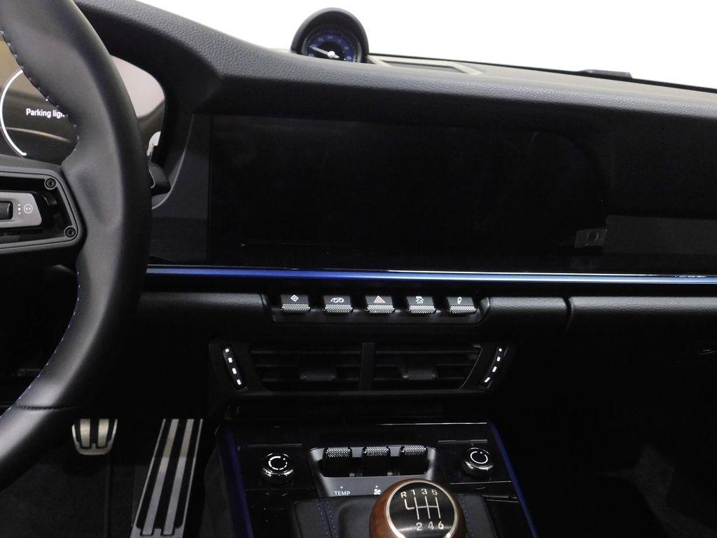 Porsche 911 Carrera Coupe 2025