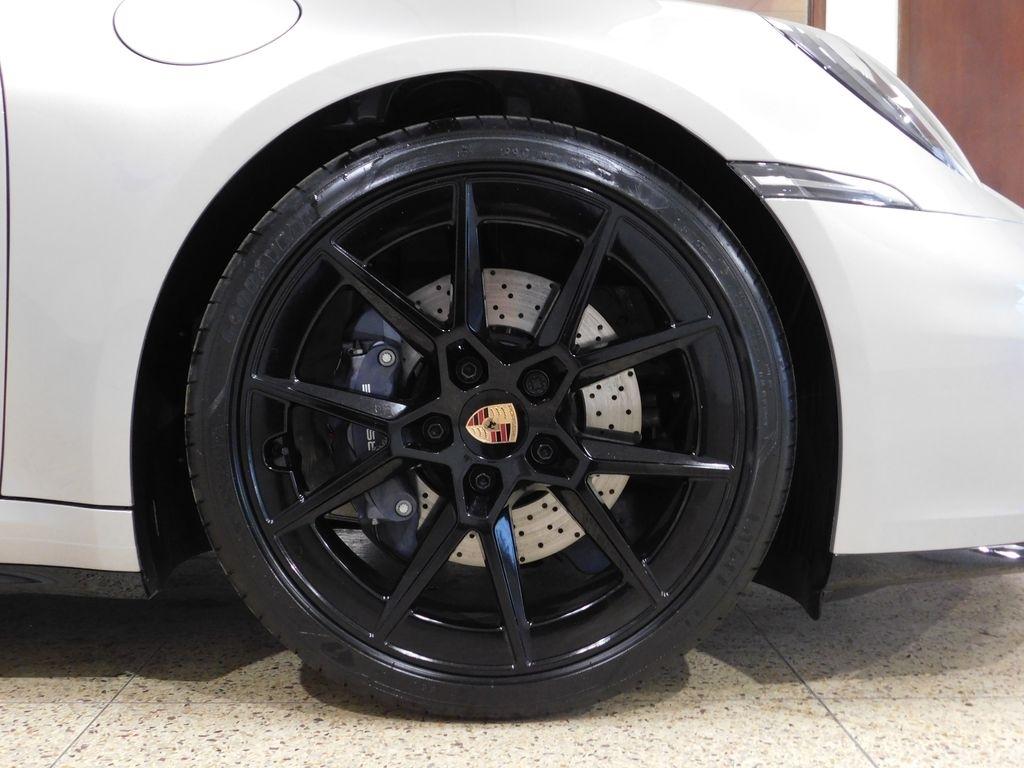 Porsche 911 Carrera Coupe 2025