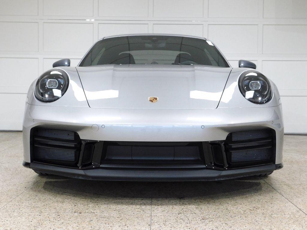 Porsche 911 Carrera Coupe 2025