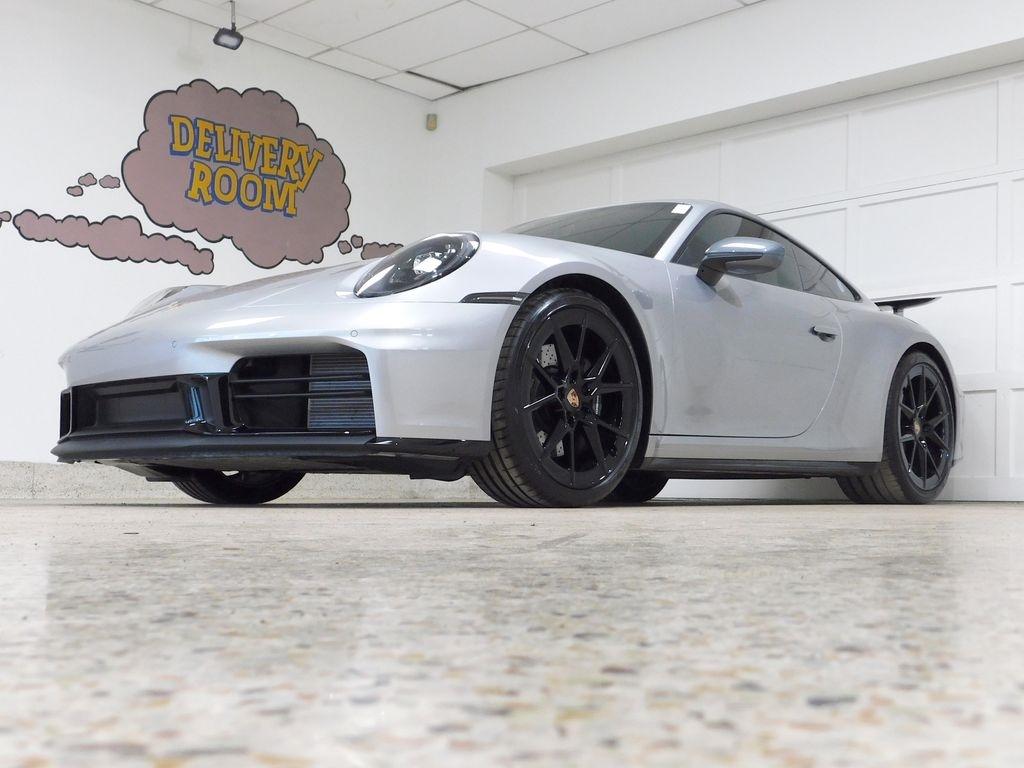 Porsche 911 Carrera Coupe 2025