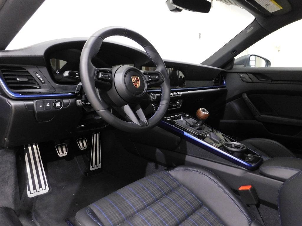 Porsche 911 Carrera Coupe 2025