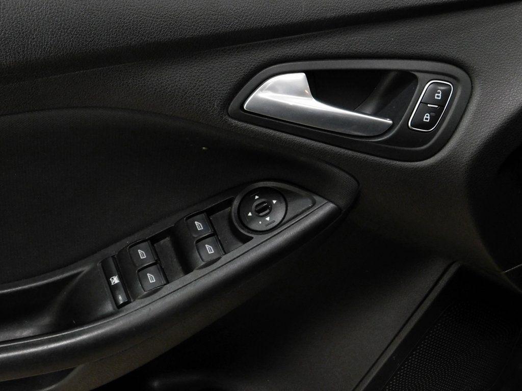 Ford Focus SE Sedan 2018