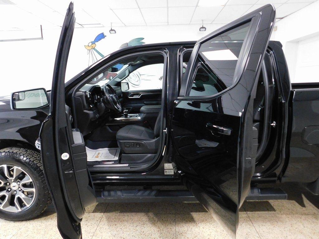 Chevrolet Silverado 1500 RST Crew Cab 4WD 2024