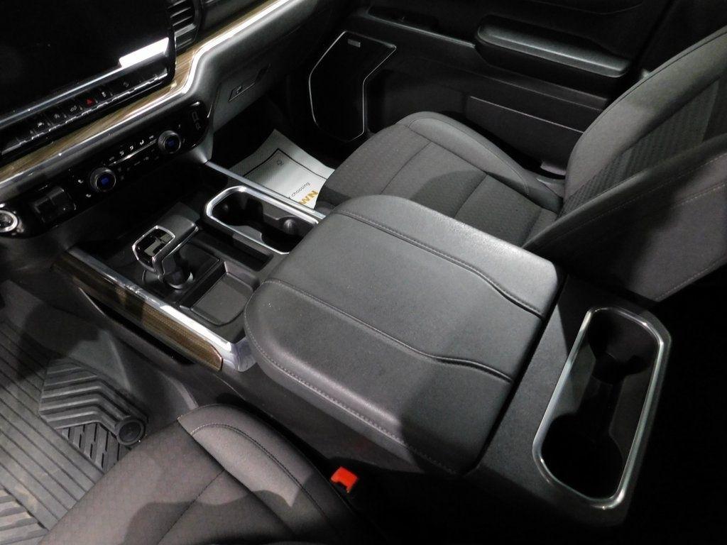 Chevrolet Silverado 1500 RST Crew Cab 4WD 2024