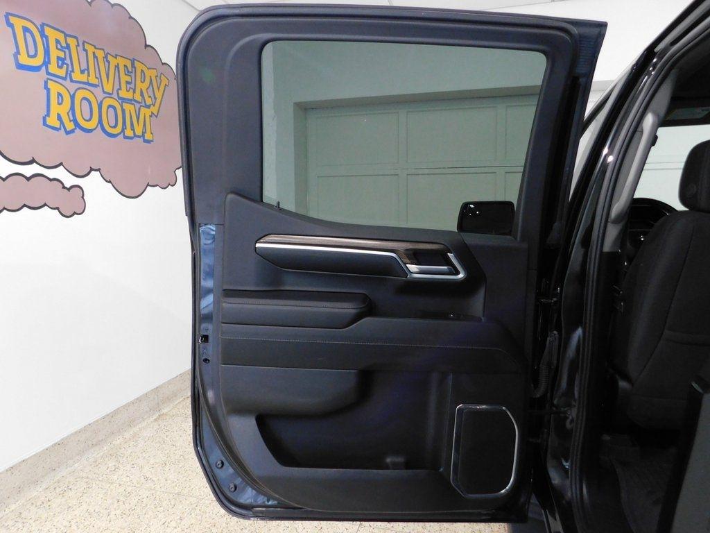 Chevrolet Silverado 1500 RST Crew Cab 4WD 2024