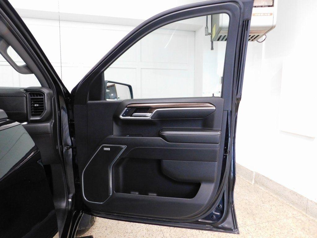 Chevrolet Silverado 1500 RST Crew Cab 4WD 2024