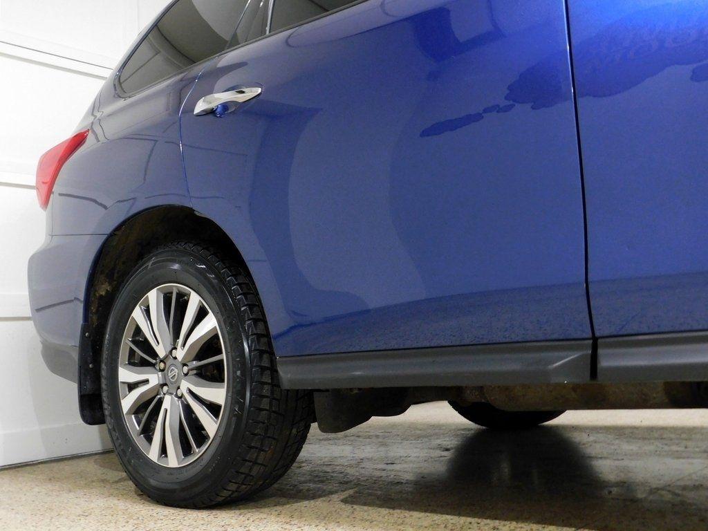 Nissan Pathfinder SV 4WD 2018