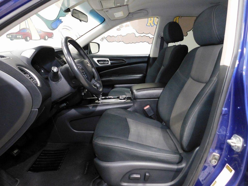 Nissan Pathfinder SV 4WD 2018