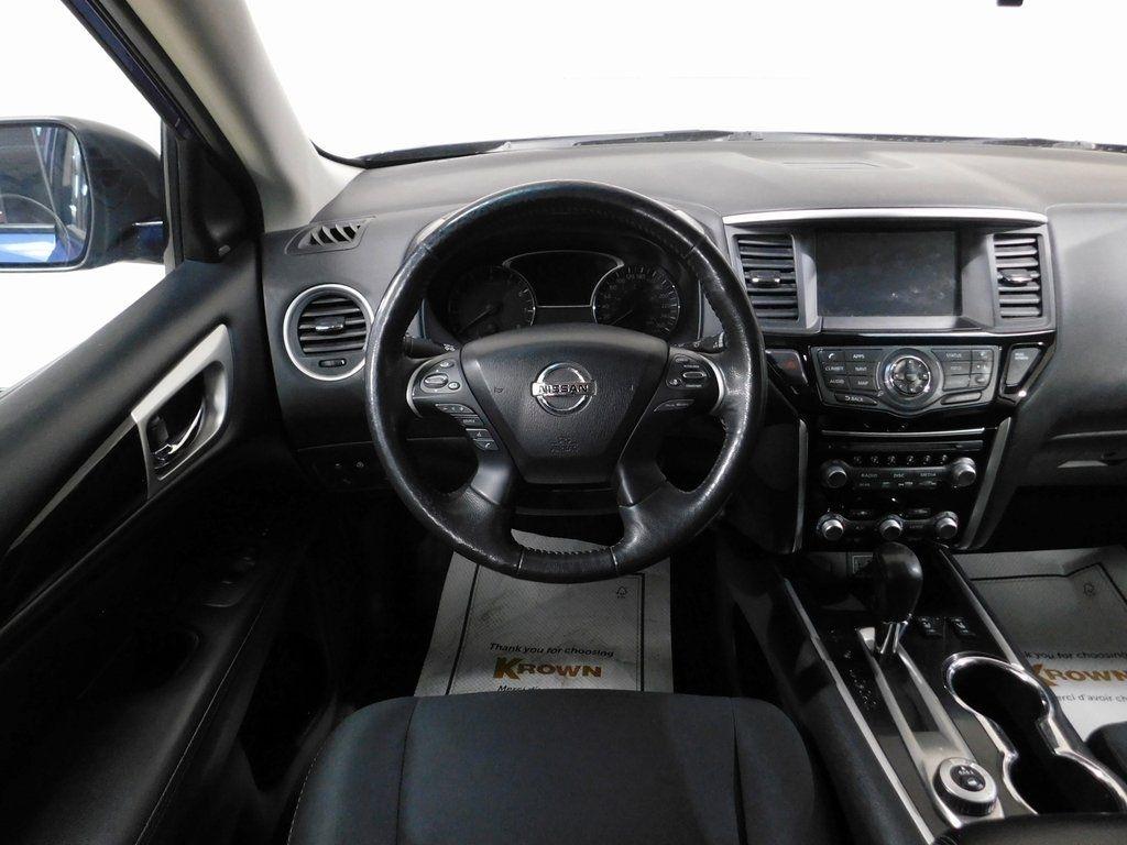 Nissan Pathfinder SV 4WD 2018