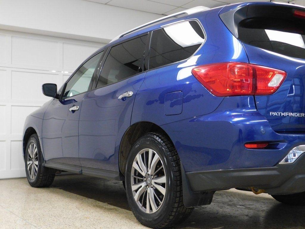 Nissan Pathfinder SV 4WD 2018