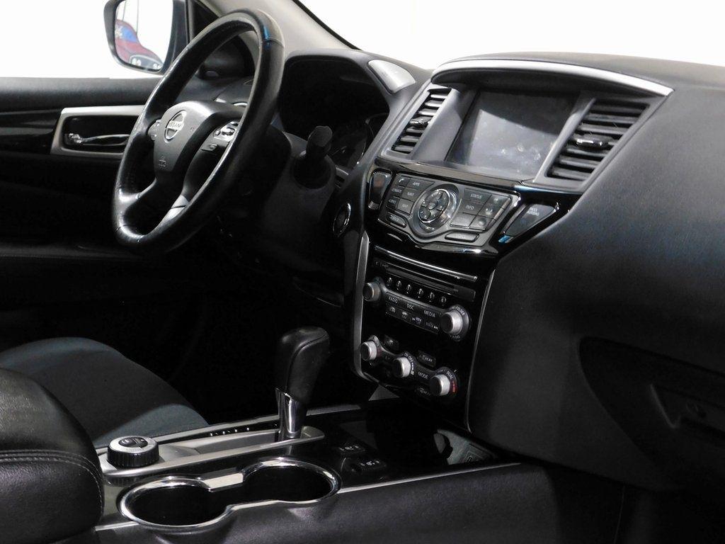 Nissan Pathfinder SV 4WD 2018