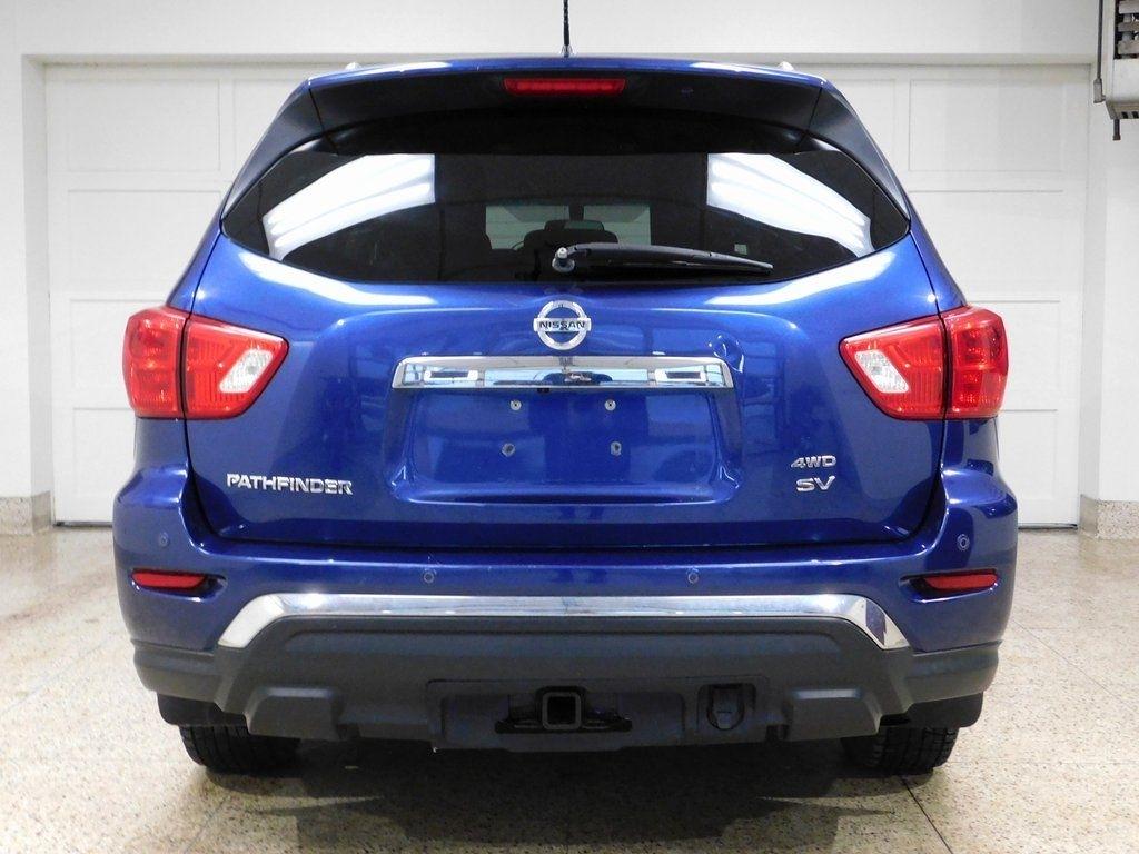 Nissan Pathfinder SV 4WD 2018