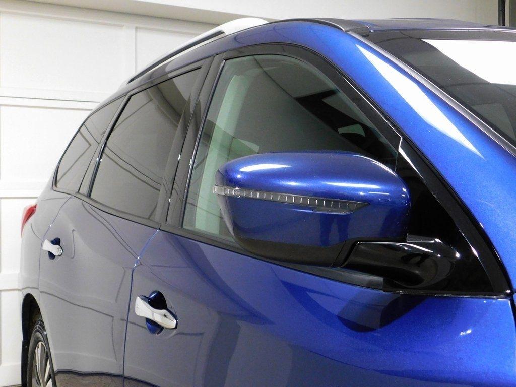 Nissan Pathfinder SV 4WD 2018