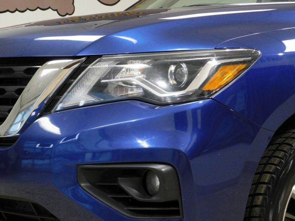 Nissan Pathfinder SV 4WD 2018