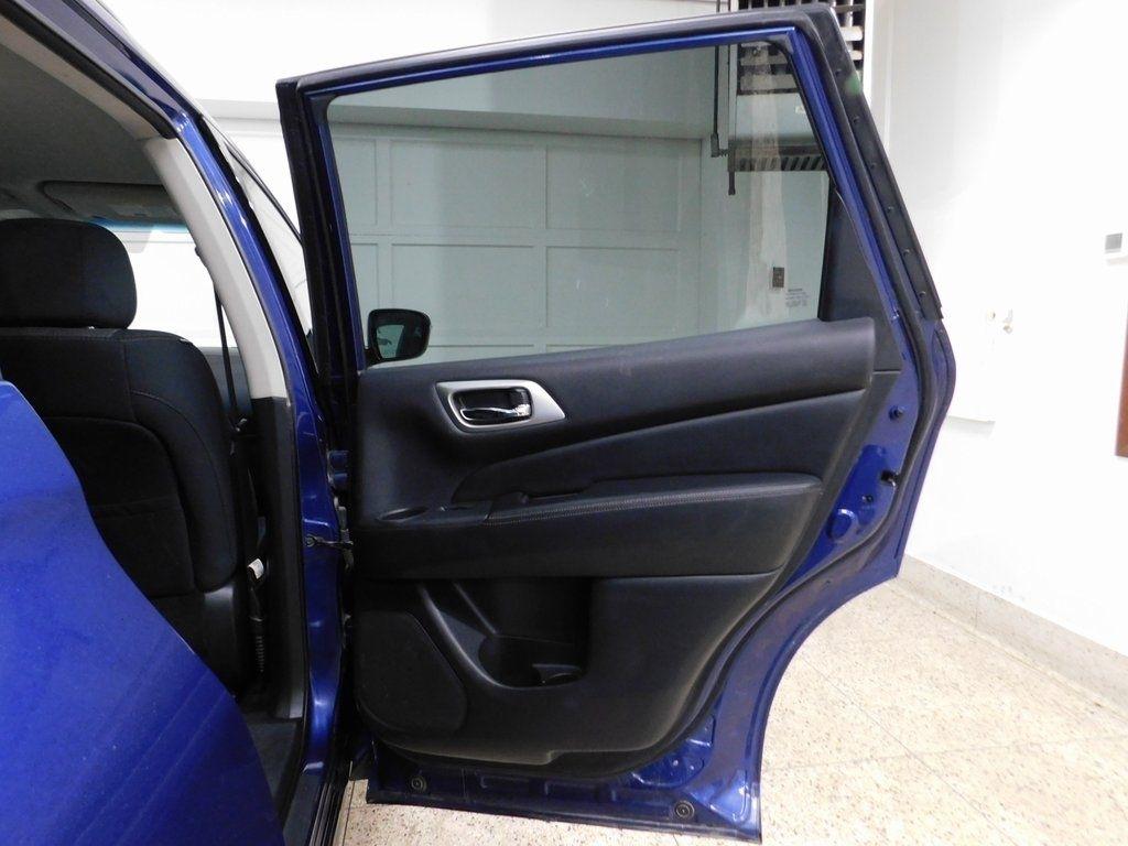 Nissan Pathfinder SV 4WD 2018