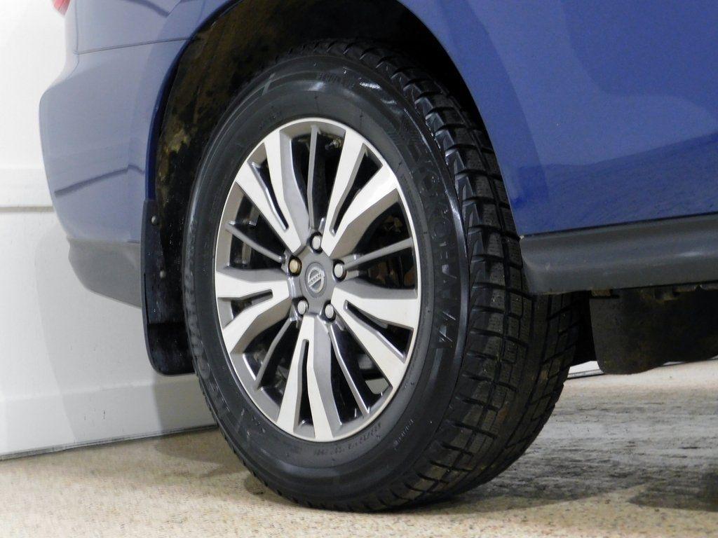 Nissan Pathfinder SV 4WD 2018