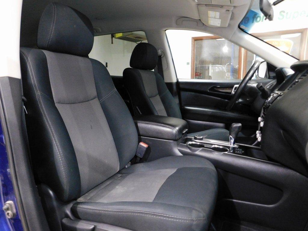 Nissan Pathfinder SV 4WD 2018