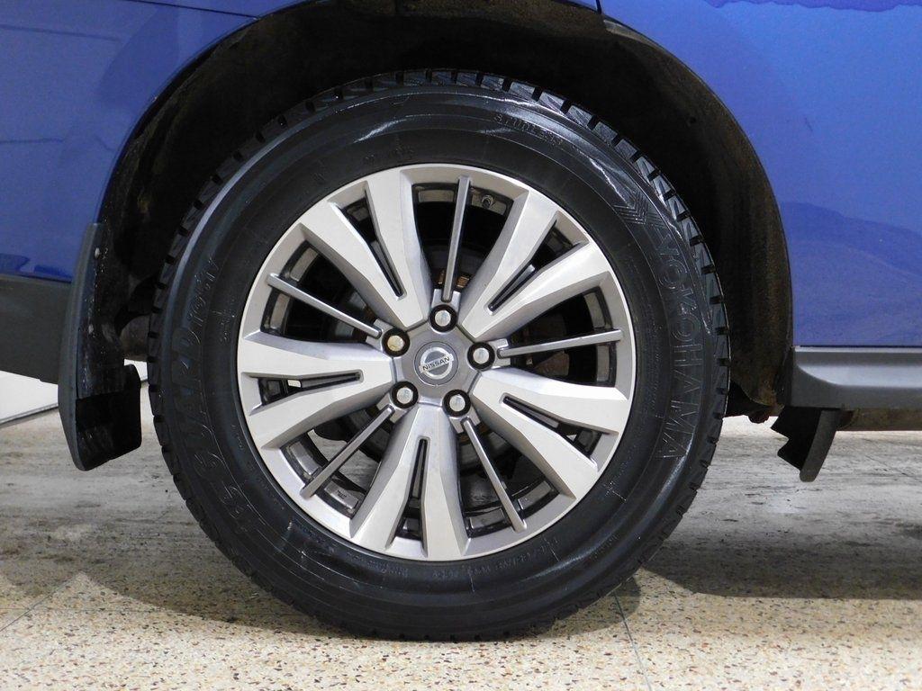 Nissan Pathfinder SV 4WD 2018