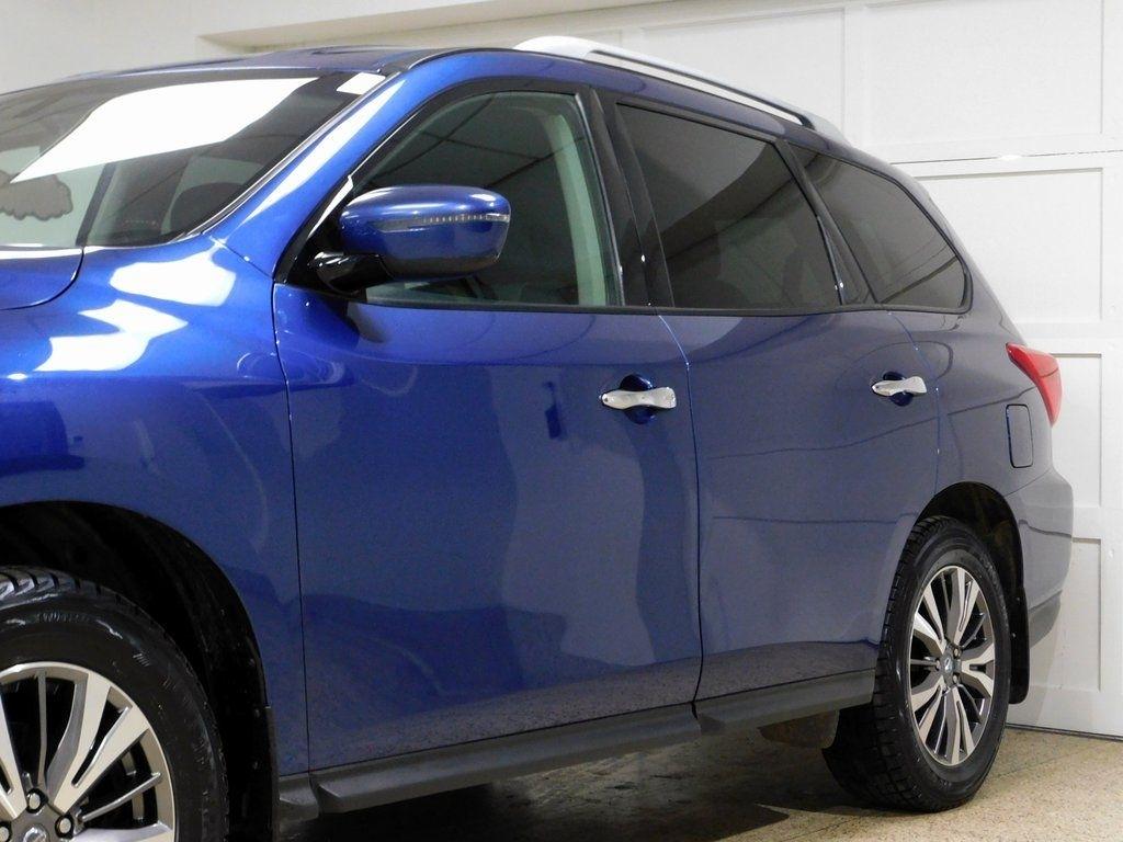 Nissan Pathfinder SV 4WD 2018