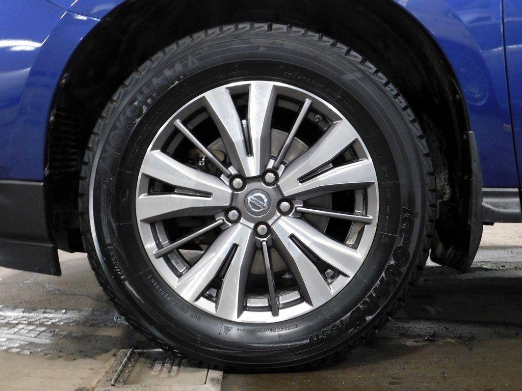 Nissan Pathfinder SV 4WD 2018