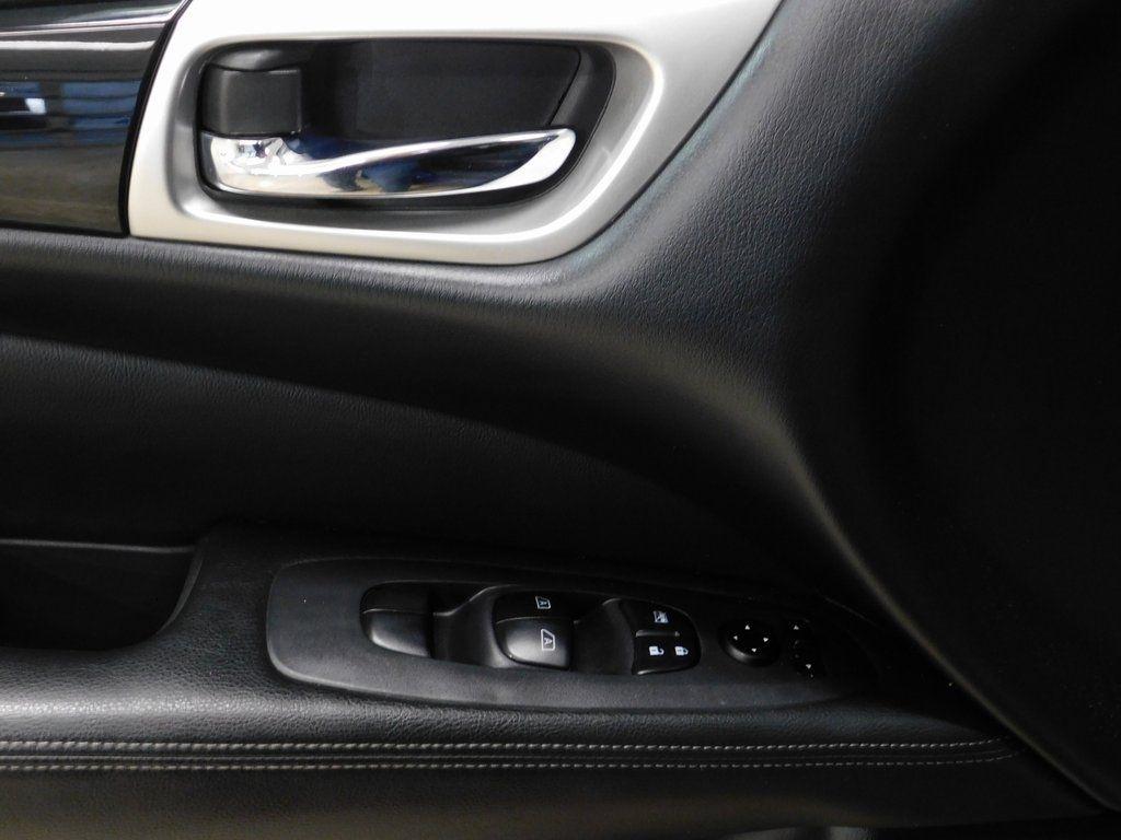 Nissan Pathfinder SV 4WD 2018