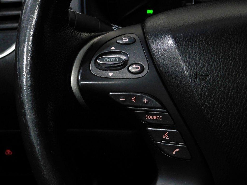 Nissan Pathfinder SV 4WD 2018